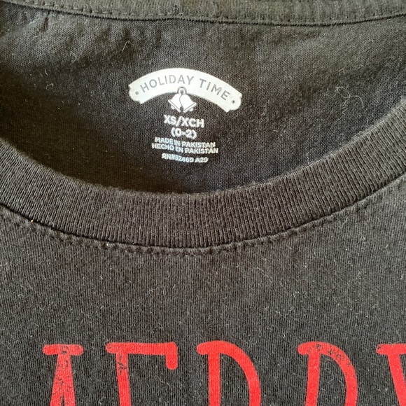 Ladies xs black holiday short sleeve  graphic tee - Picture 4 of 5